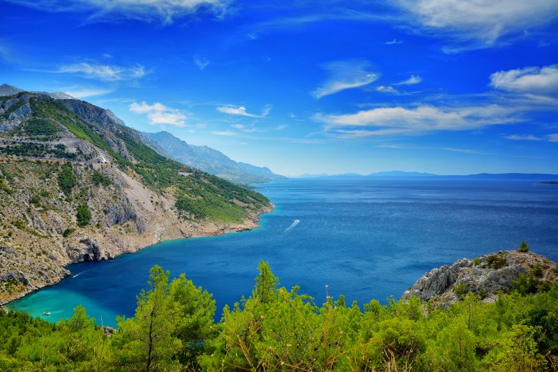 Waar je ook rijdt tijdens een roadtrip door Kroatië over de Jadranska Magistrala, het uitzicht is overal adembenemend.