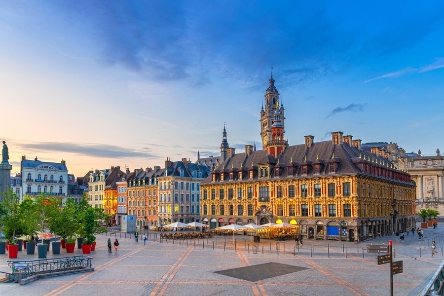 historische gebouwen aan een plein in het centrum van Lille